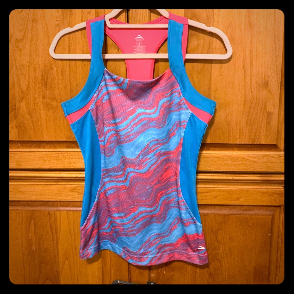 Cascade Sport size M work out top